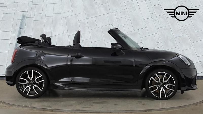 Usado Mini Cooper 118 kW (161 HP) 2025 Preto Citadino