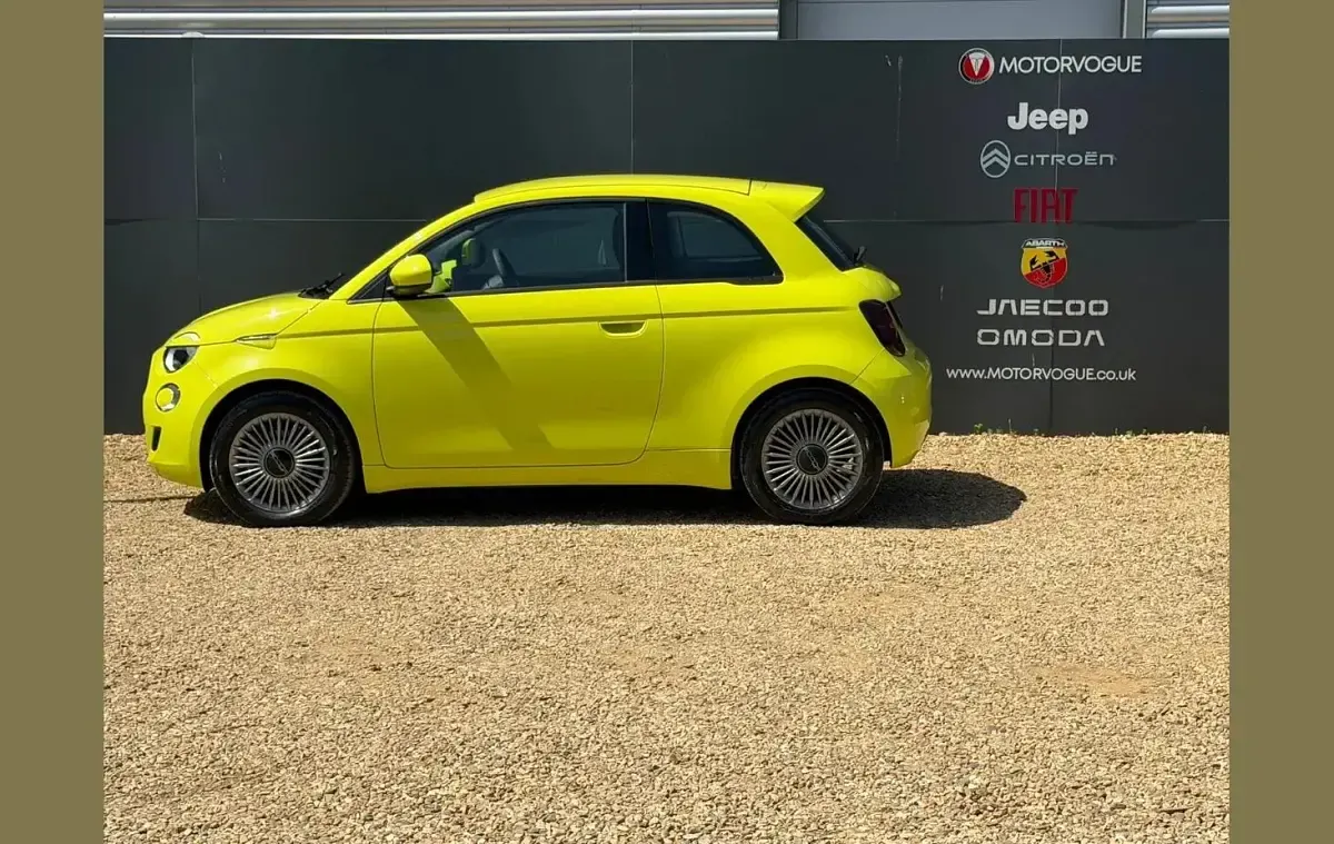 Used Fiat 500e 86 kW (118 HP) 2024 Green Hatchback
