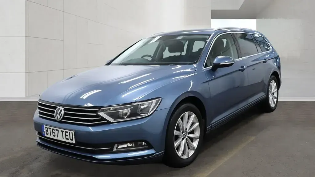 Used VW Passat Business 120 HP (88 kW) 2017 Blue Estate