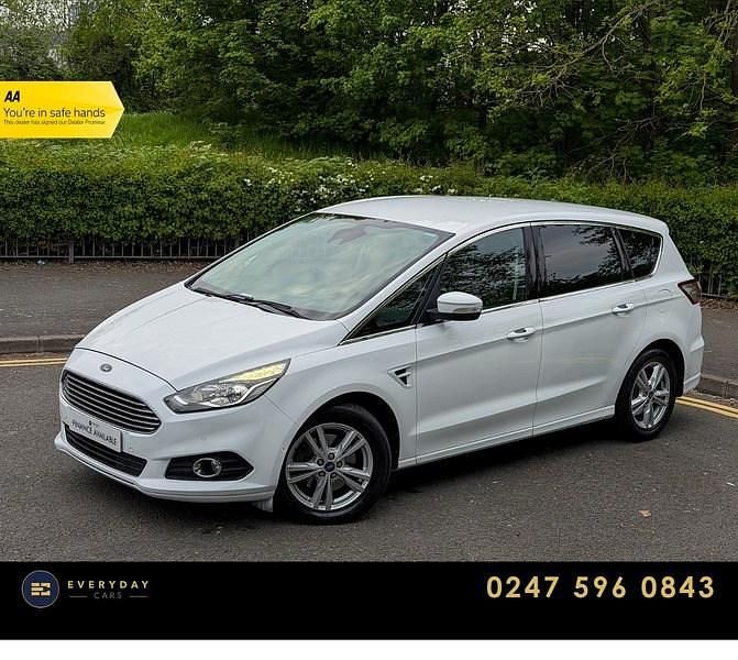 Begagnad Ford S-MAX Titanium 150 HK (110 kW) 2016 Vit Minibuss