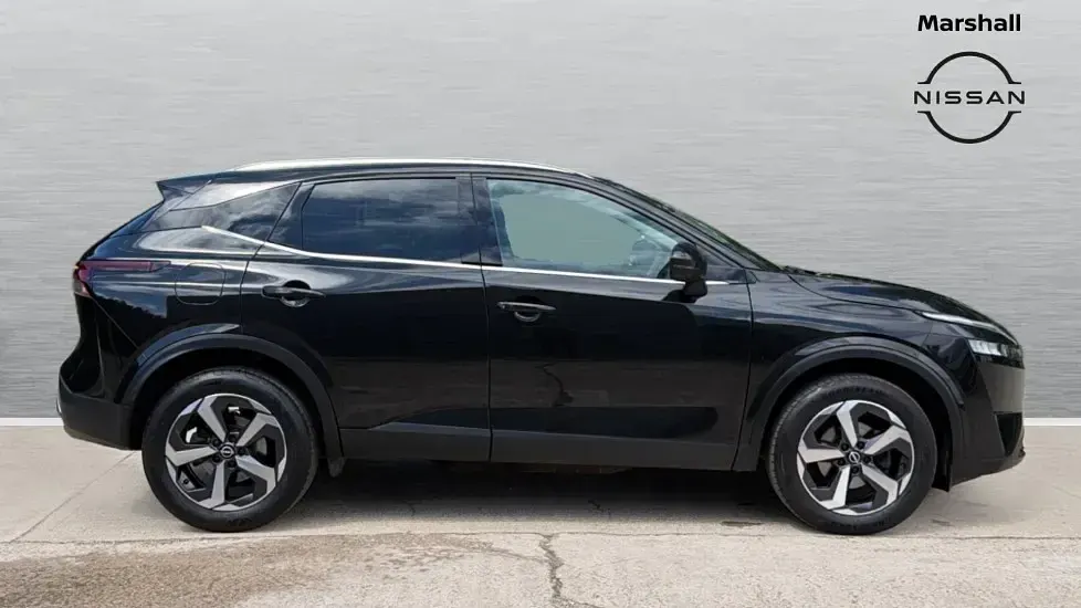 Used Nissan Qashqai N-Connecta 140 HP (102 kW) 2024 Black SUV