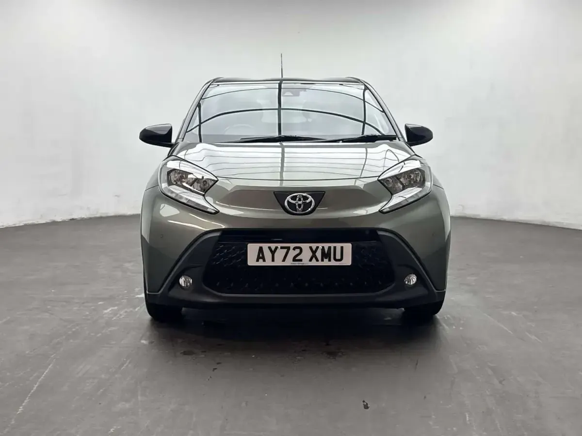 Used Toyota Aygo X 72 HP (52 kW) 2022 Green SUV