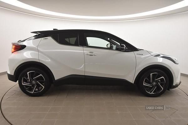 Used Toyota C-HR 122 HP (89 kW) 2020 White SUV