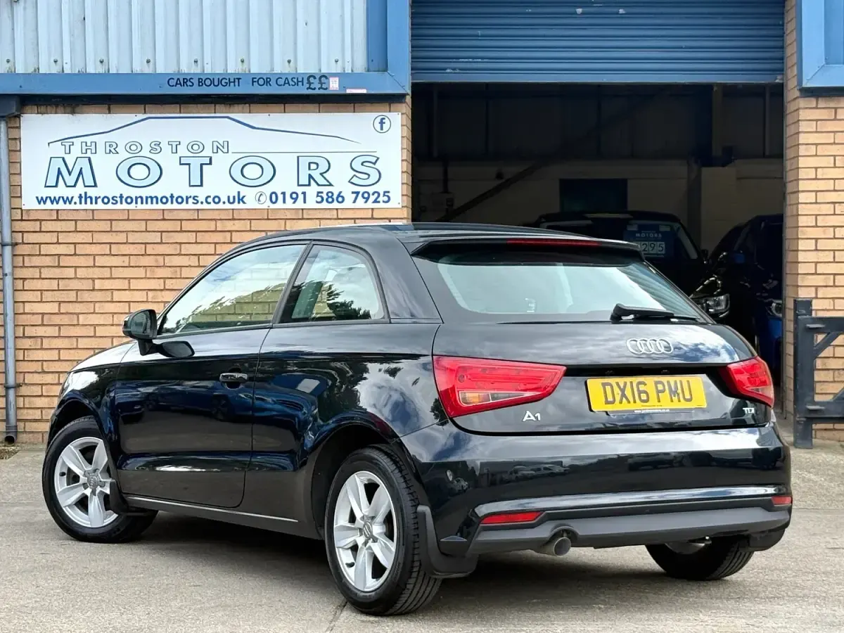 Used Audi A1 116 HP (85 kW) 2016 Black Hatchback