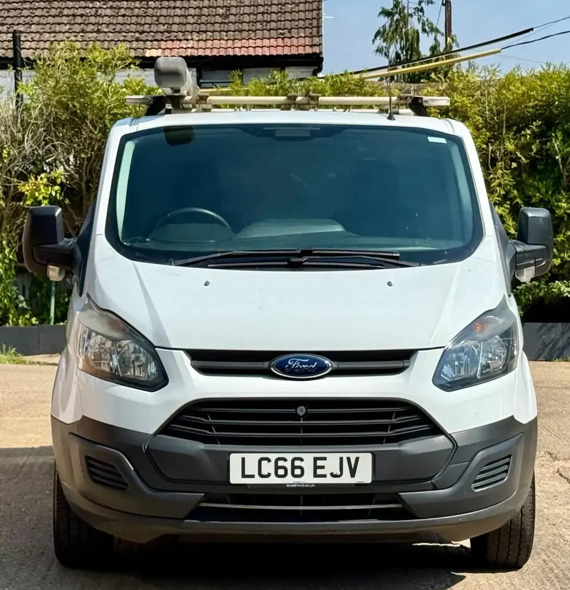 Used Ford Transit Custom 105 HP (77 kW) 2016 White Van