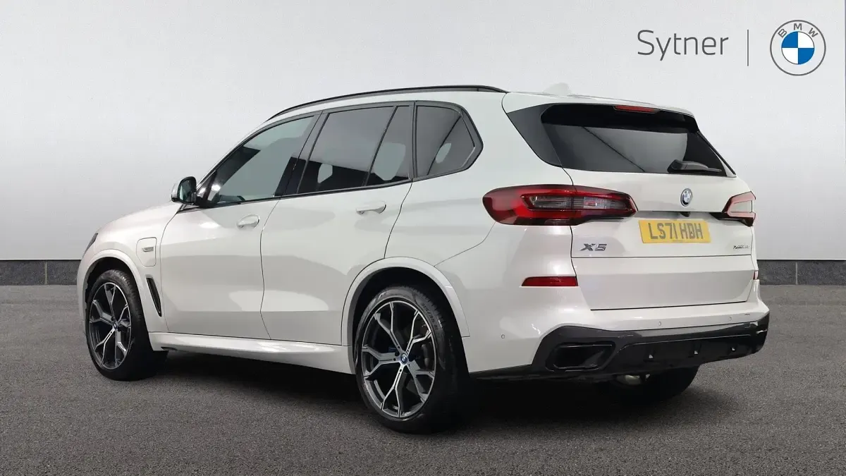 Used BMW X5 M Sport 389 HP (286 kW) 2021 White SUV