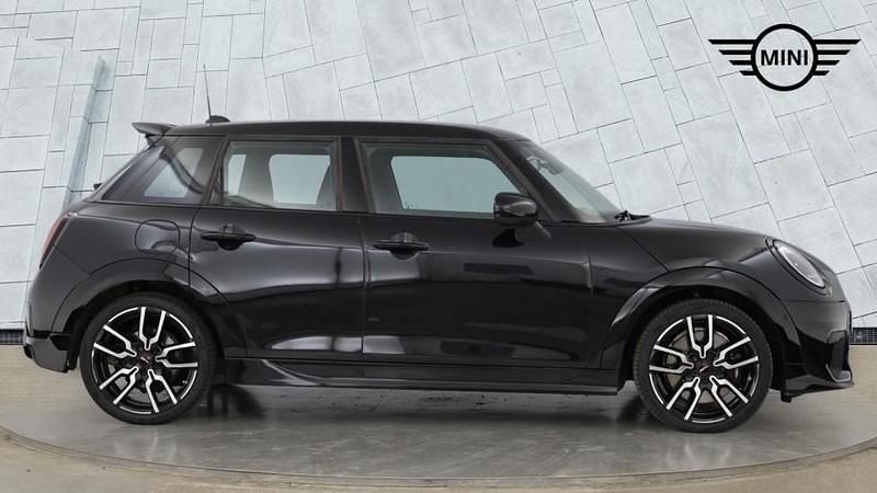 Used Mini Cooper Hatch 154 HP (113 kW) 2024 Black Hatchback