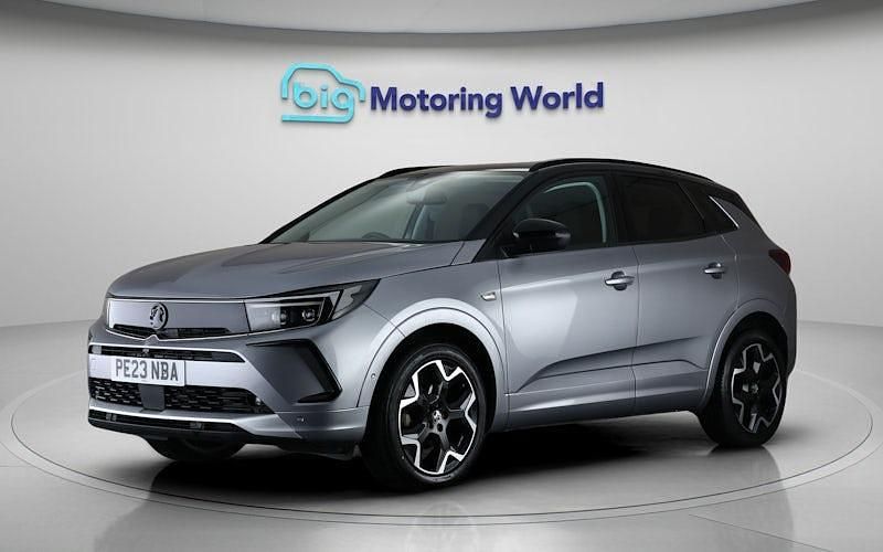 Second-hand Vauxhall Grandland X Ultimate 131 CP (96 kW) 2023 Gri SUV