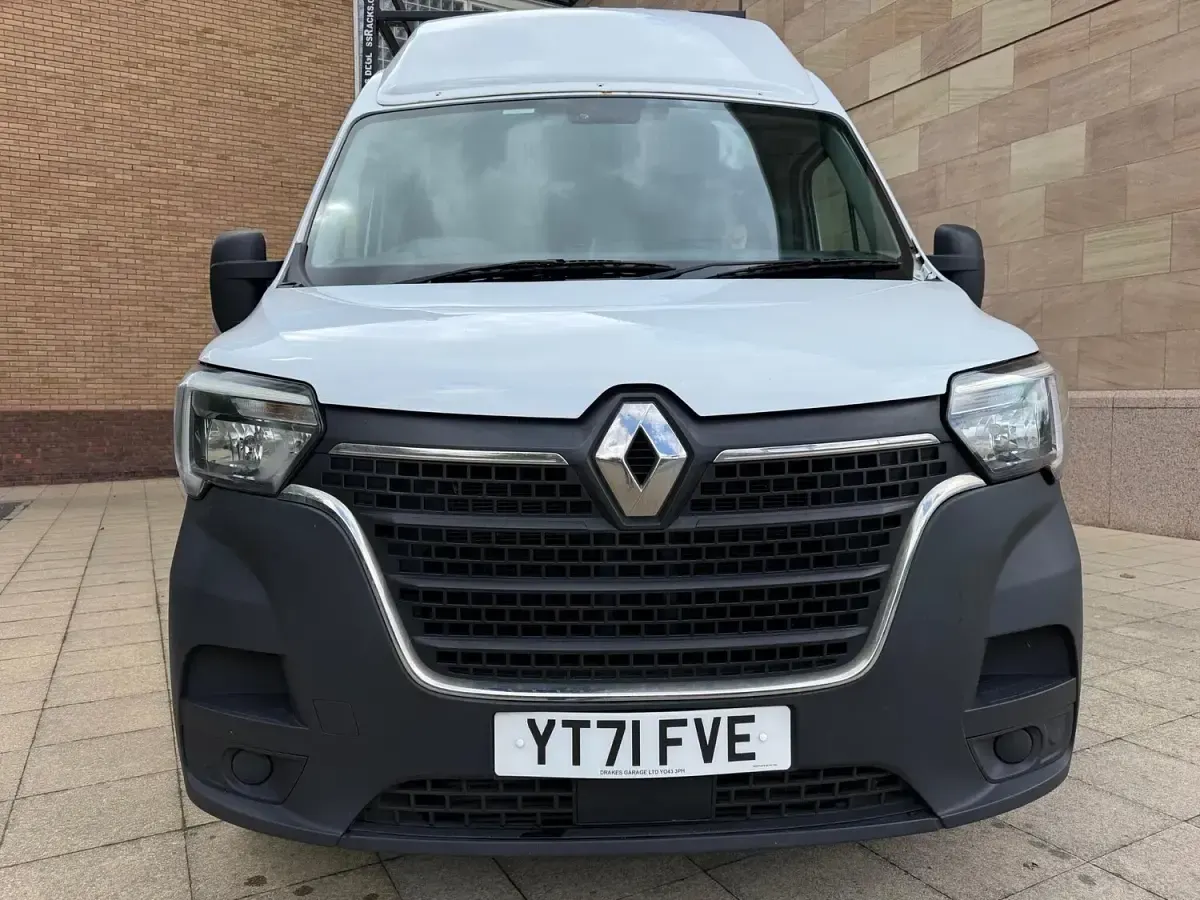 Used Renault Master Business 150 HP (110 kW) 2021 White MPV