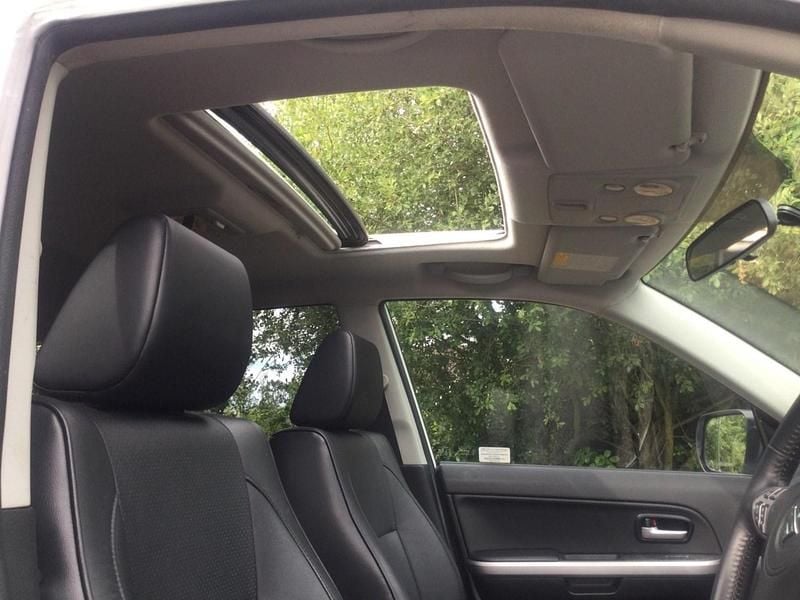 Used Suzuki Grand Vitara SZ5 169 HP (124 kW) 2013 White SUV