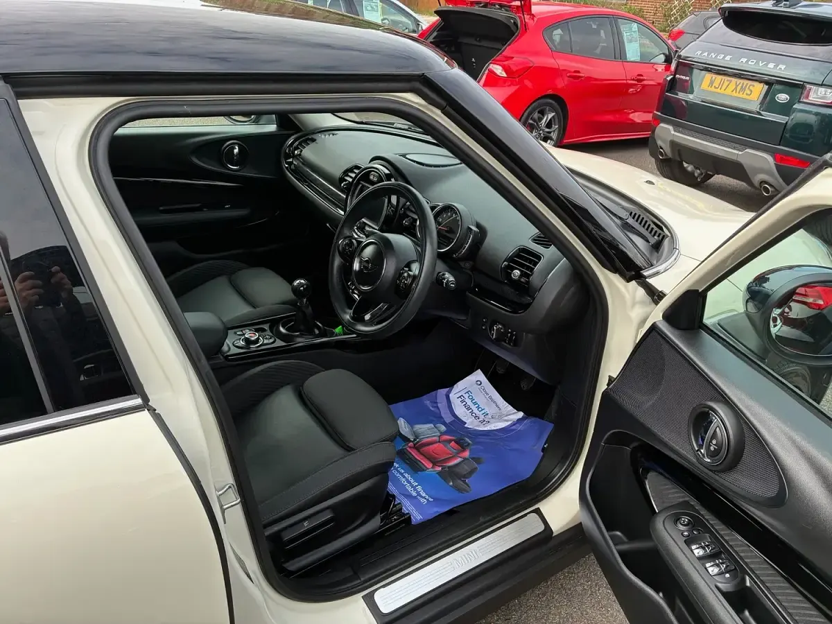Used Mini Cooper Clubman 2018 White Estate