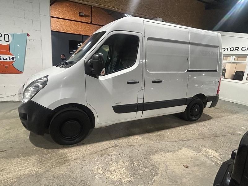 Used Vauxhall Movano 145 HP (106 kW) 2018 White MPV