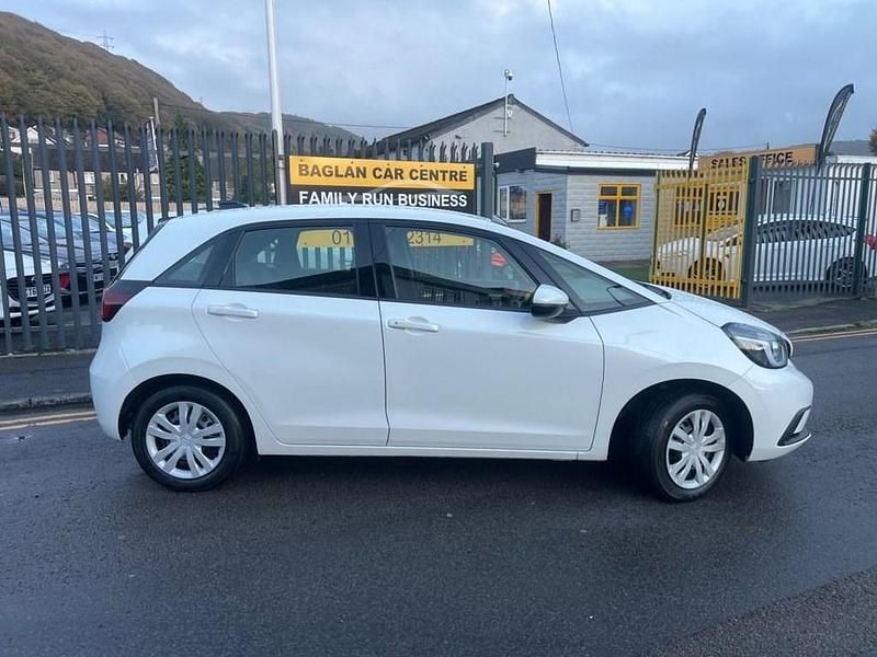 Second-hand Honda Jazz Hybrid 109 CP (80 kW) 2021 Alb Hatchback