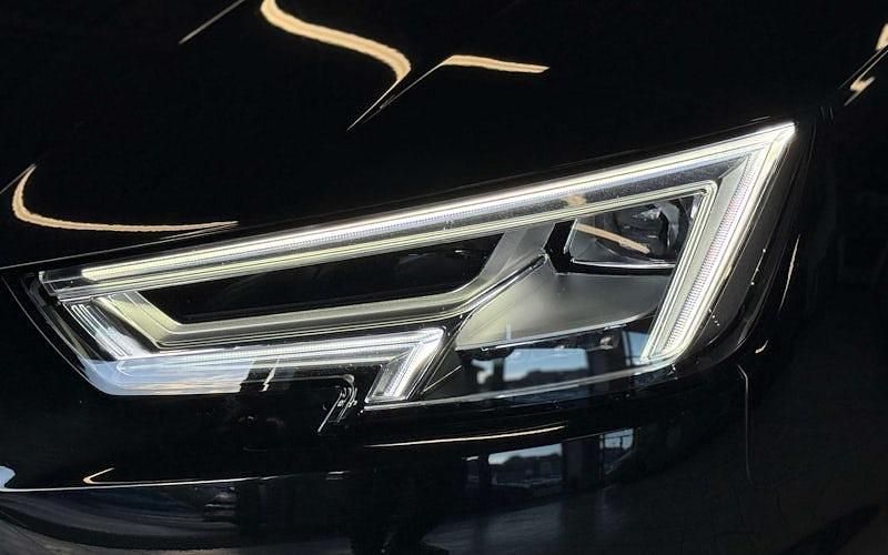 Gebraucht Audi A4 Black Edition 150 PS (110 kW) 2019 Schwarz Limousine