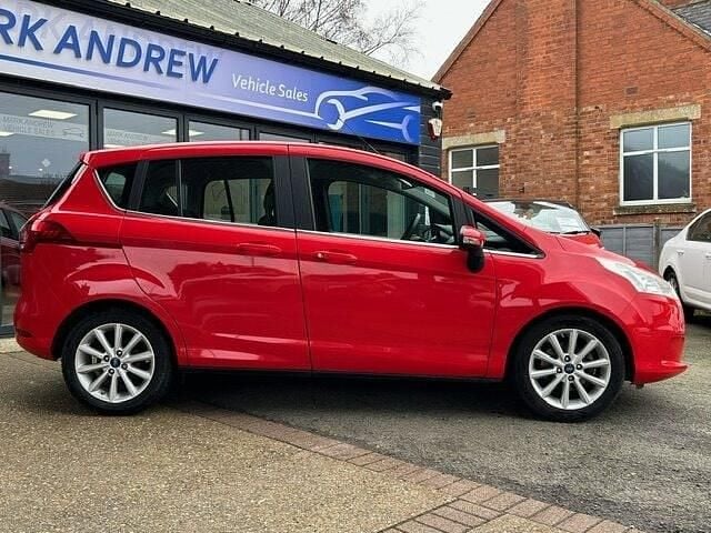 Used Ford B-MAX Titanium 100 HP (73 kW) 2016 Red MPV
