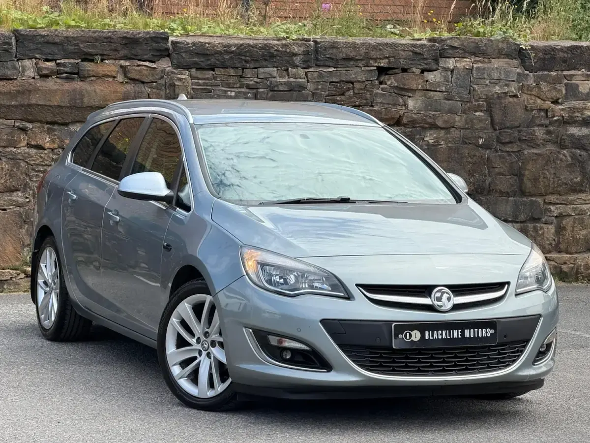 Used Vauxhall Astra SRi 116 HP (85 kW) 2013 Estate