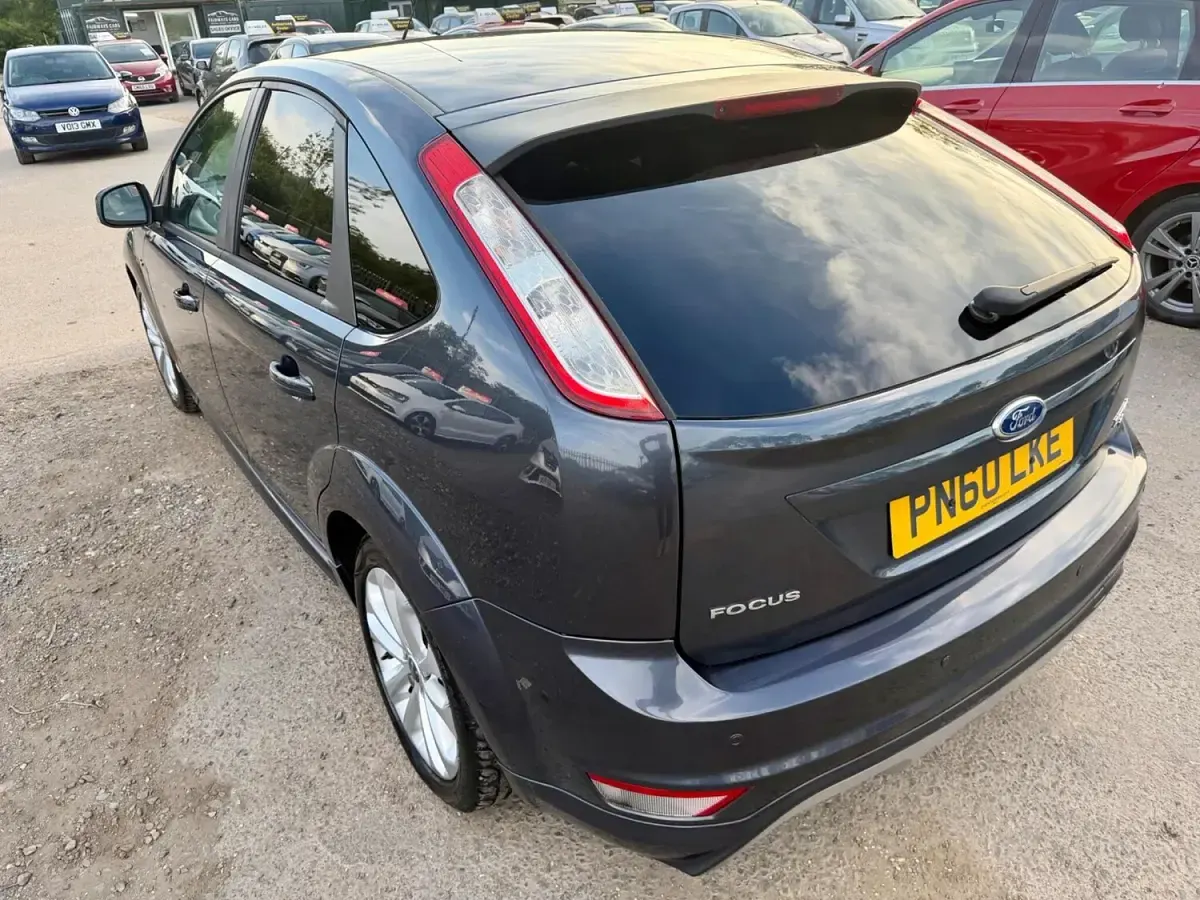 Used Ford Focus Zetec 2010 Grey Hatchback