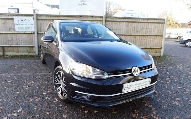 Used 2019 VW Golf VII SE Hatchback | £11,495 (Fair price) - Image 1/4
