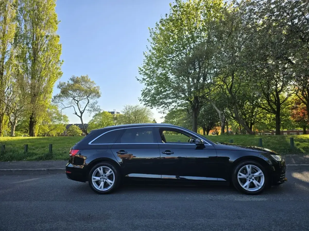 Begagnad Audi A4 Sport 2018 Svart Kombi