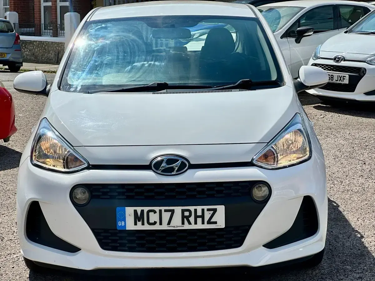 Used Hyundai i10 SE 2017 White Hatchback