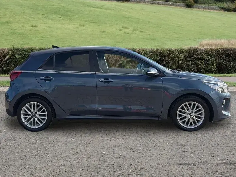 Used Kia Rio 99 HP (72 kW) 2020 Blue Hatchback