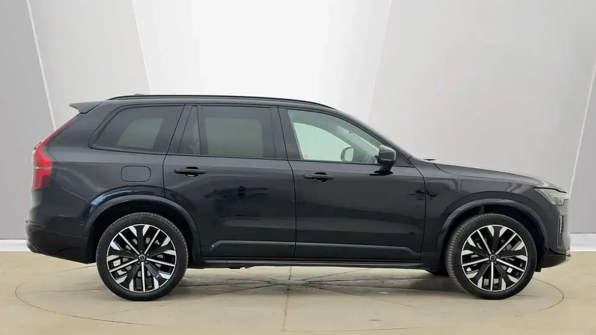Usado Volvo XC90 Plus 455 HP (334 kW) 2025 Preto SUV
