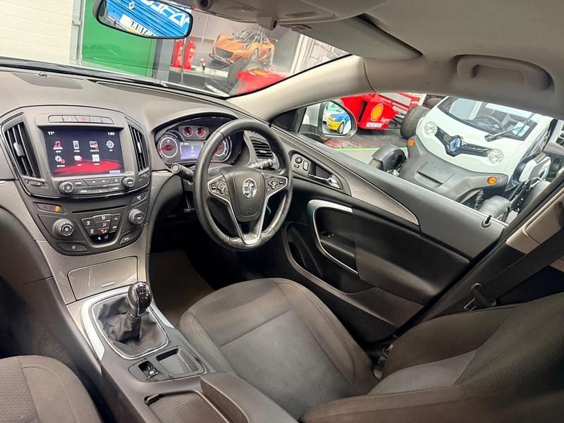 Used Vauxhall Insignia Design Edition 2017 Silver Hatchback