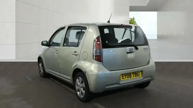 Used Daihatsu Sirion 69 HP (50 kW) 2008 Gold Hatchback