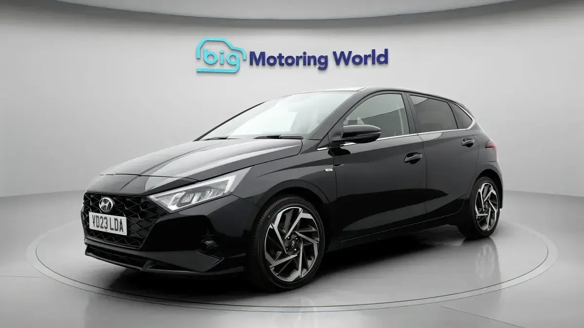 Used Hyundai i20 Premium 101 HP (74 kW) 2023 Black Hatchback