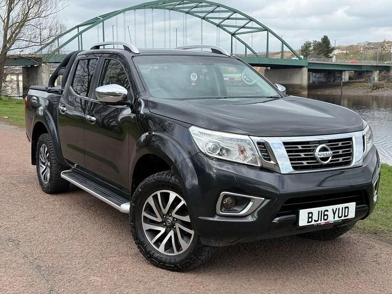 Used Nissan Navara Tekna 190 HP (139 kW) 2016 Black Pickup