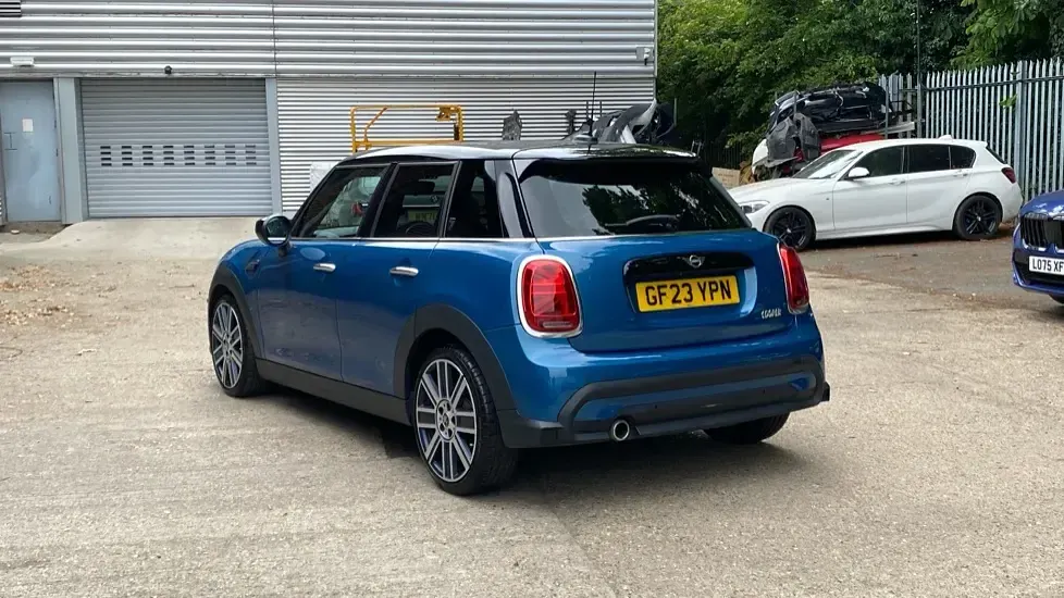 Used Mini Cooper Exclusive 134 HP (98 kW) 2023 Blue Hatchback