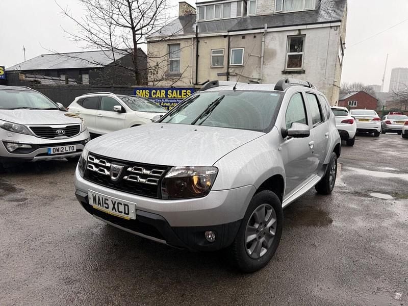 Used Dacia Duster Lauréate 2015 Silver Hatchback
