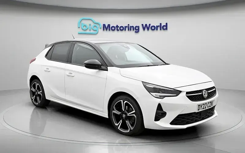 Used Vauxhall Corsa Edition 131 HP (96 kW) 2022 White Hatchback