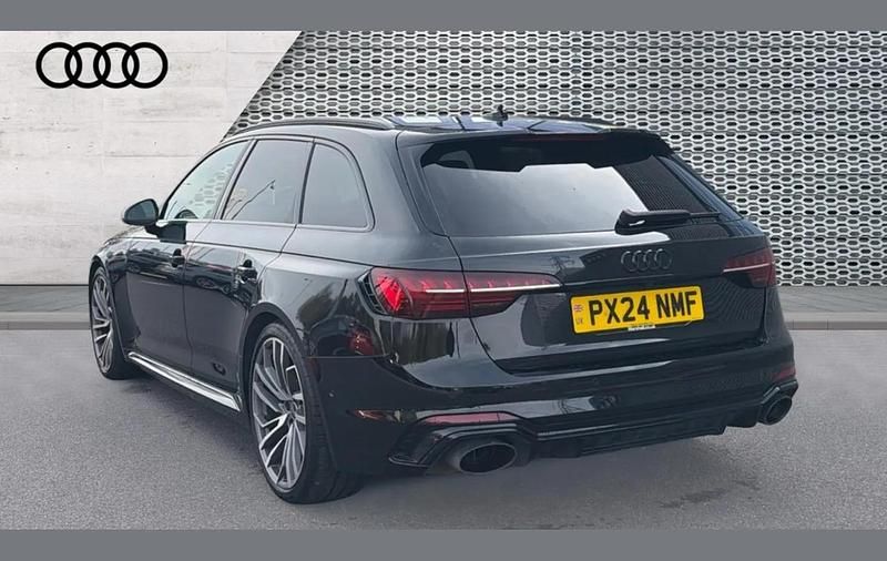 Usado Audi RS4 Advanced 444 HP (326 kW) 2024 Preto Carrinha