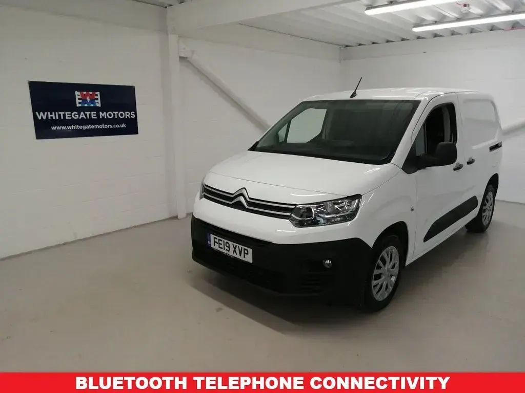 Used Citroën Berlingo 98 HP (72 kW) 2019 White MPV