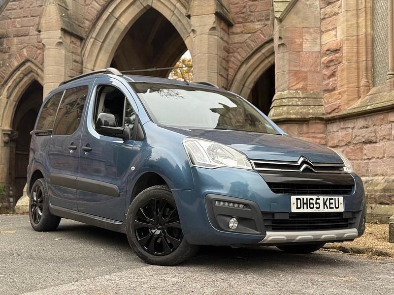 Blue Used 2016 Citroën Berlingo XTR MPV | £5,995 (Fair price) - Image 1/4