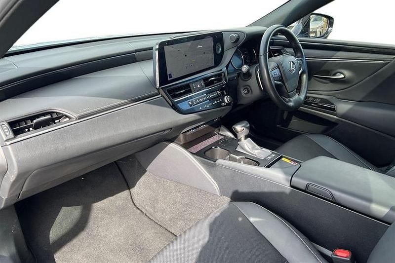 Used Lexus ES300H 218 HP (160 kW) 2023 Silver Sedan