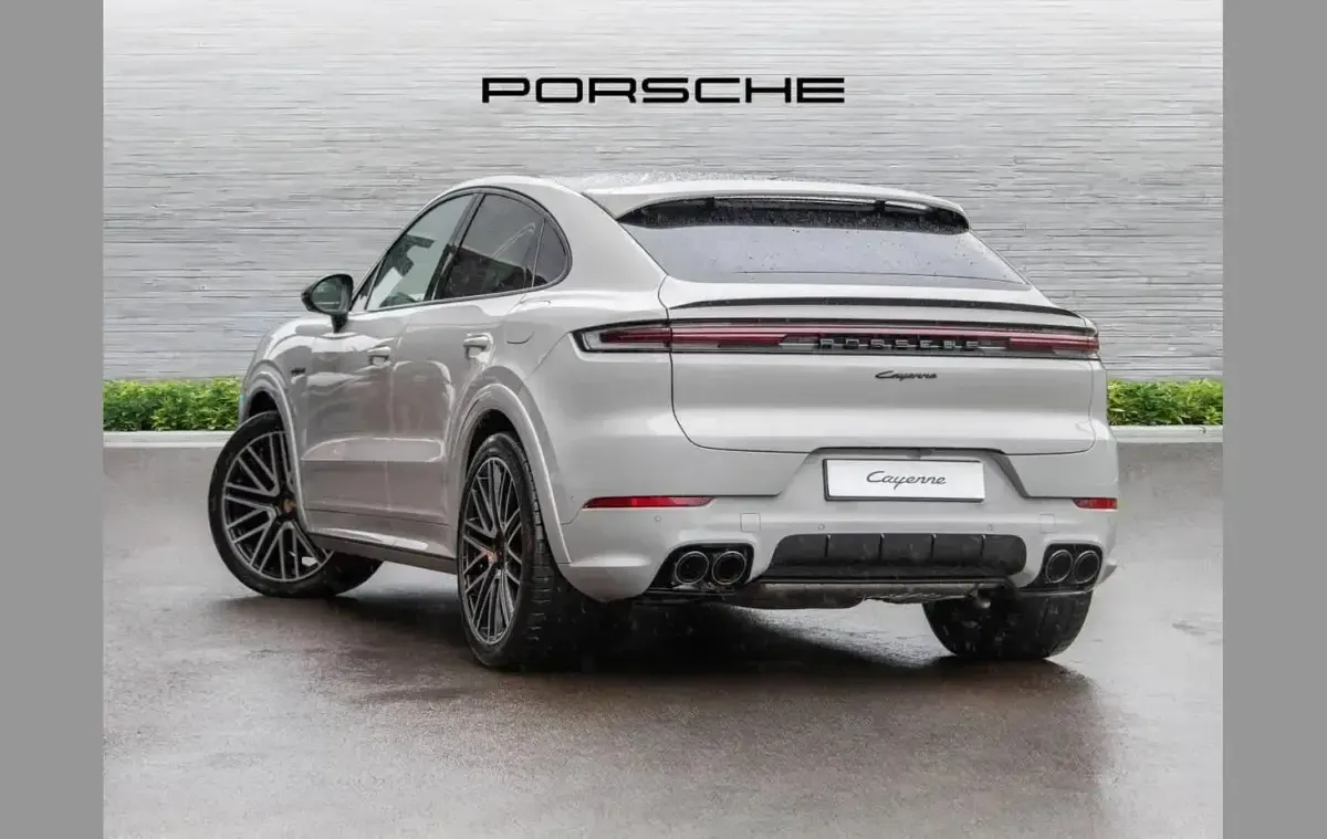 Used Porsche Cayenne E-Hybrid Black Edition 464 HP (341 kW) 2026 Grey SUV