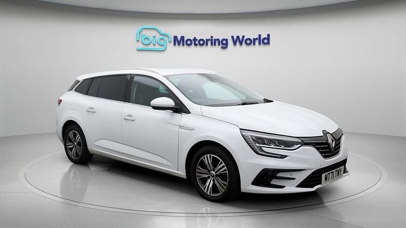 Used 2022 Renault Mégane IV Iconic Estate | £7,800 (Fair price) - Image 1/4