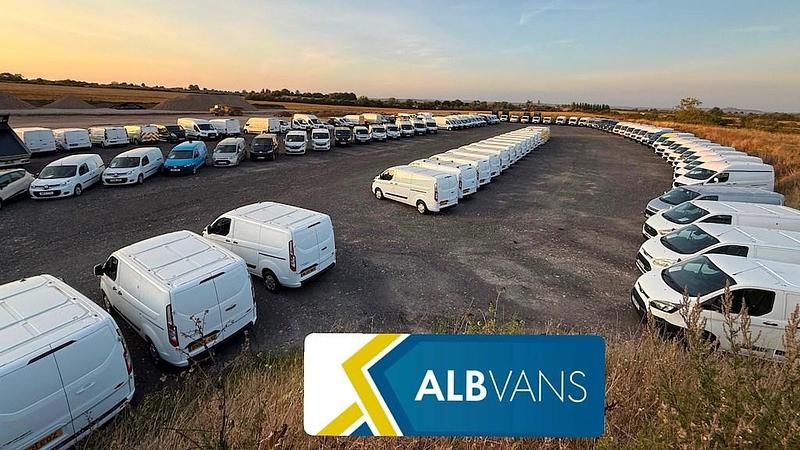 Used Ford Transit 155 HP (114 kW) 2015 White Van