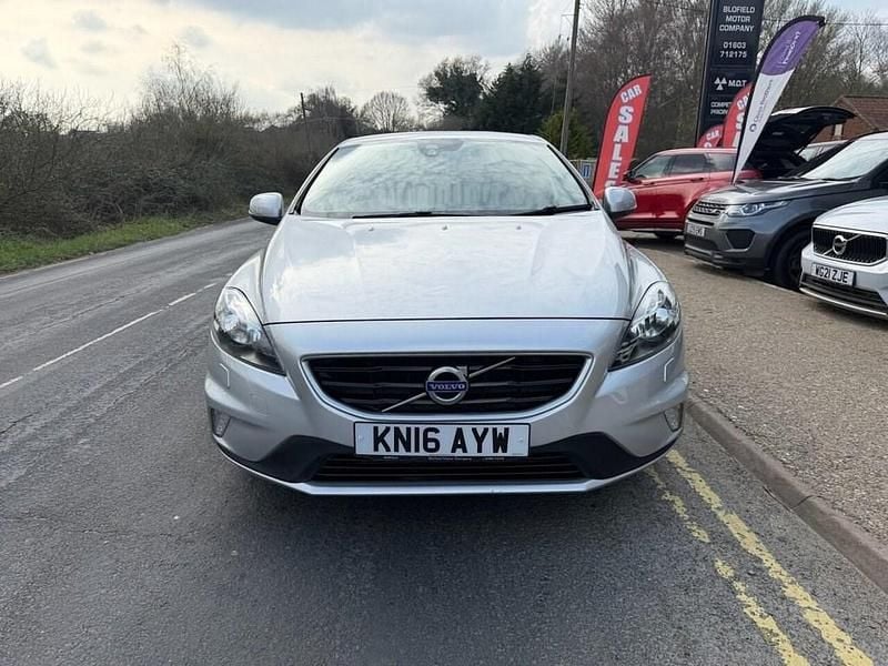 Used Volvo V40 R-Design 190 HP (139 kW) 2016 Silver Hatchback
