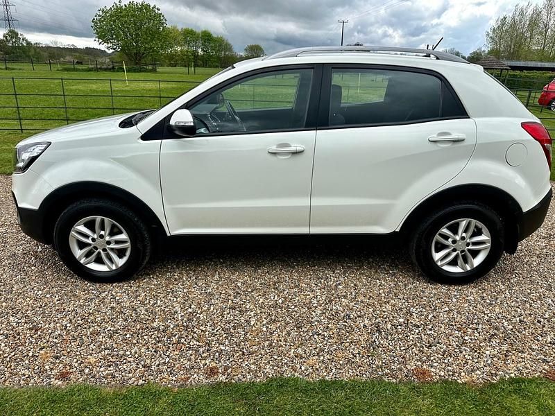 Used Ssangyong (KGM) Korando 178 HP (130 kW) 2018 White SUV