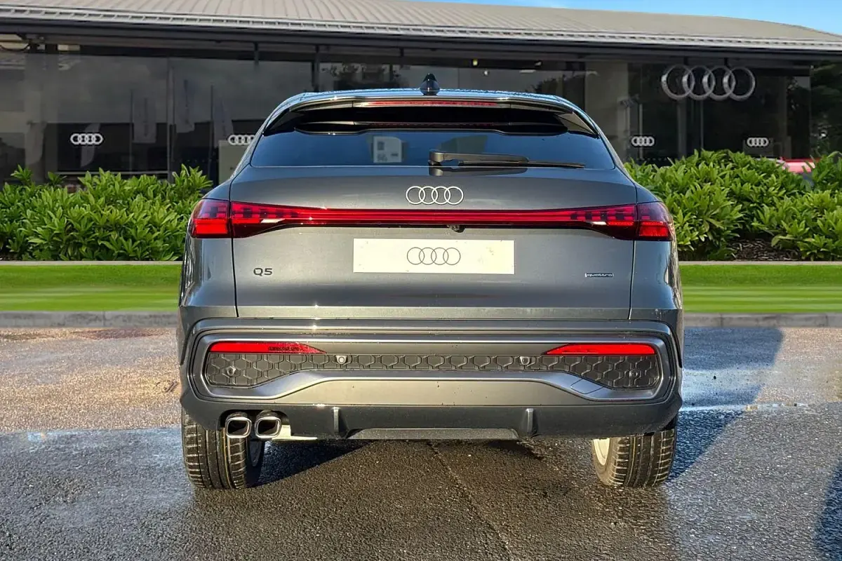 Novo Audi Q5 Sportback S-Line 204 HP (150 kW) 2025 Cinzento SUV