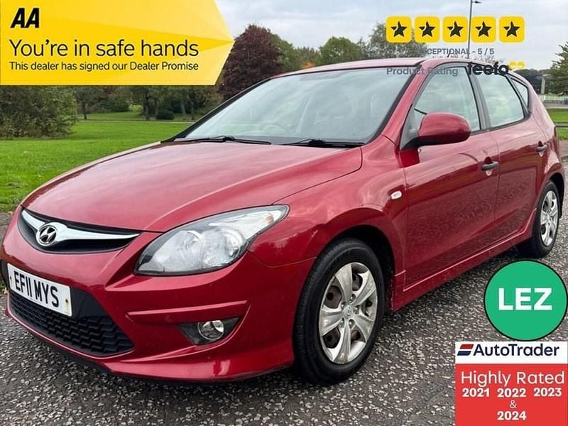 Red Used 2011 Hyundai i30 Classic Hatchback | £2,495 (Fair price) - Image 1/3