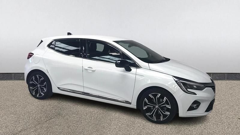Used Renault Clio V Techno 145 HP (106 kW) 2023 White Hatchback