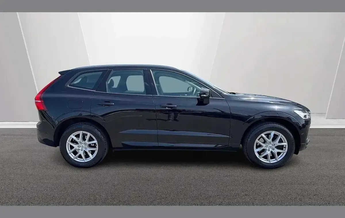 Used Volvo XC60 Momentum 188 HP (138 kW) 2019 Black SUV
