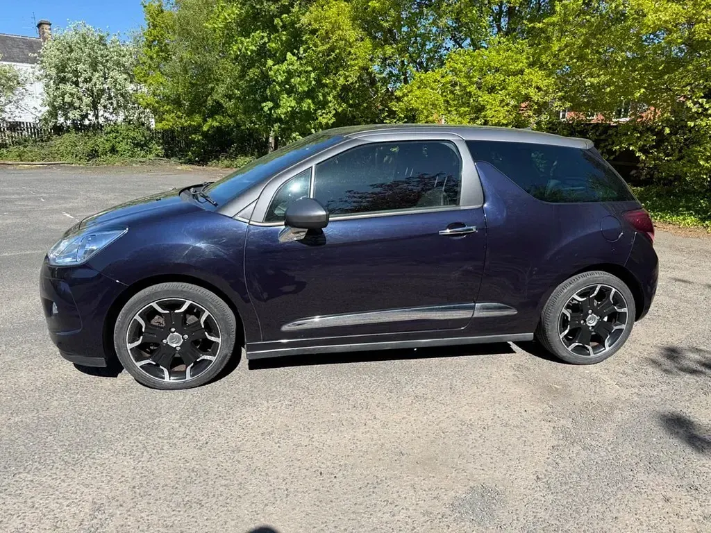 Usado Citroën DS3 110 HP (80 kW) 2014 Azul Citadino
