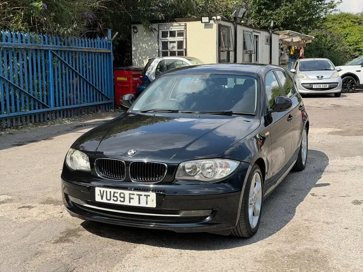 Used BMW 118 Sport Line 2010 Black Hatchback