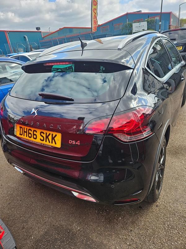 Used DS Automobiles DS4 120 HP (88 kW) 2017 Black Hatchback