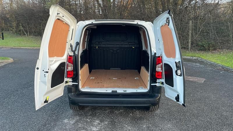 Used Citroën Berlingo 102 HP (75 kW) 2023 MPV